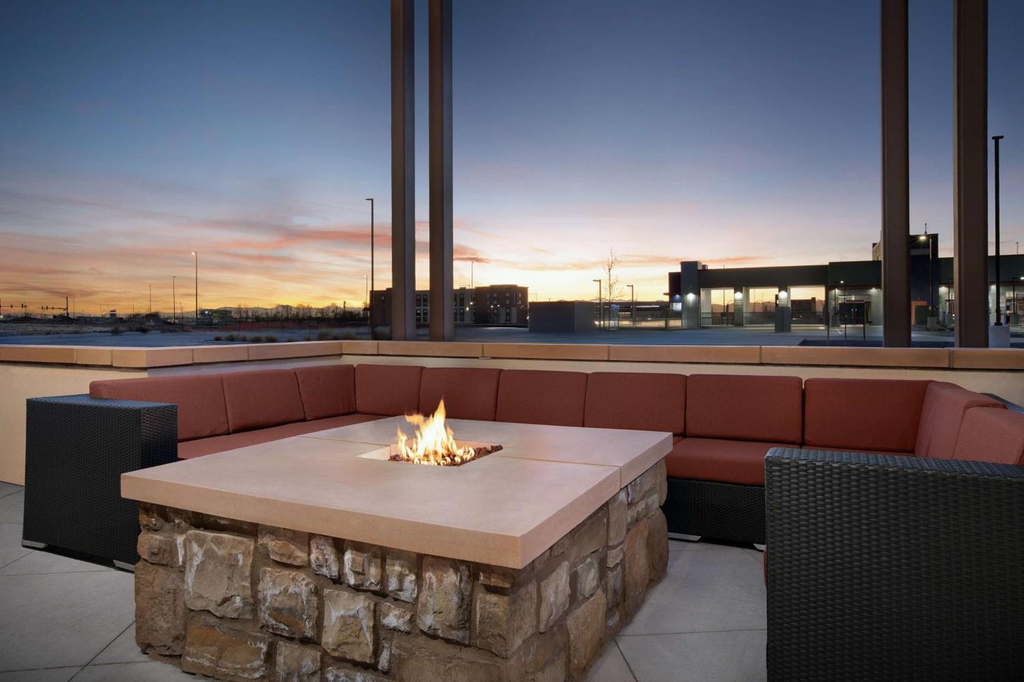 Hilton Garden Inn Denver Airport Tower Road Exterior photo